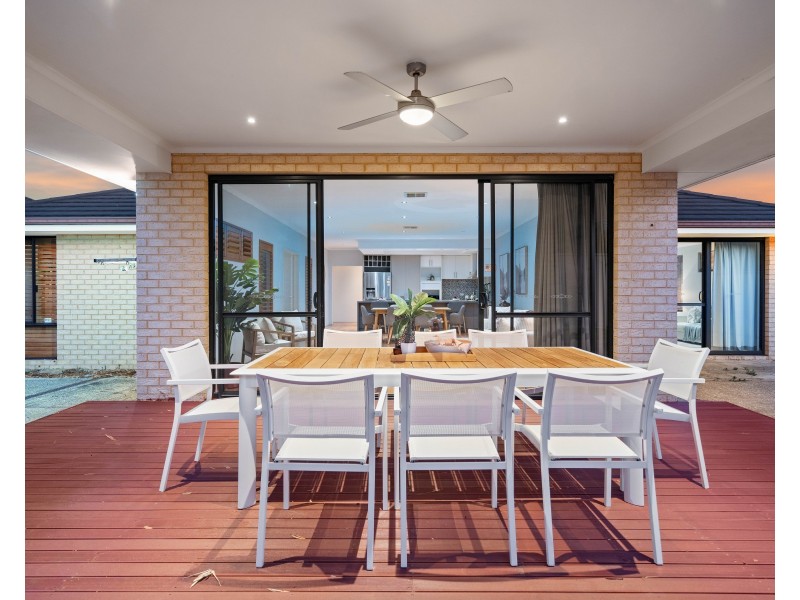 58 Macquarie Boulevard, Hammond Park WA 6164