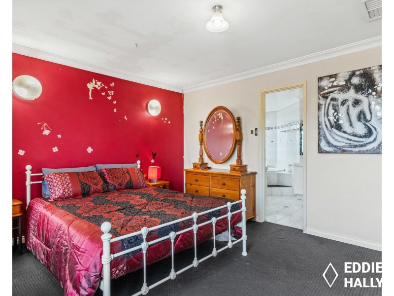 10 Rhodes Rise, Coogee WA 6166