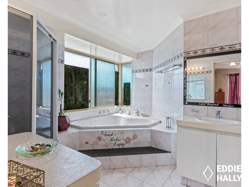 10 Rhodes Rise, Coogee WA 6166