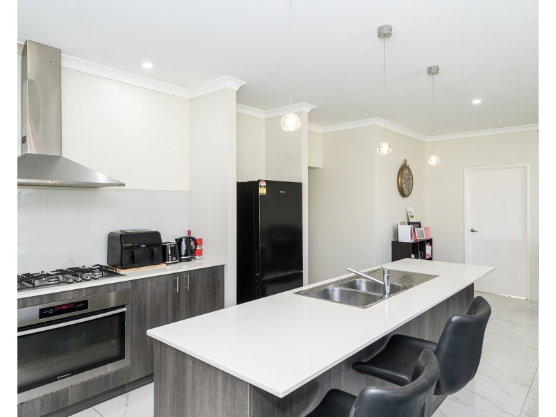 48 Hardey East Road, Wattle Grove WA 6107