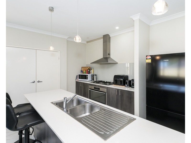 48 Hardey East Road, Wattle Grove WA 6107