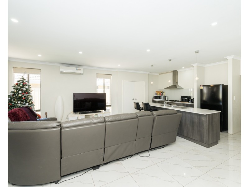 48 Hardey East Road, Wattle Grove WA 6107