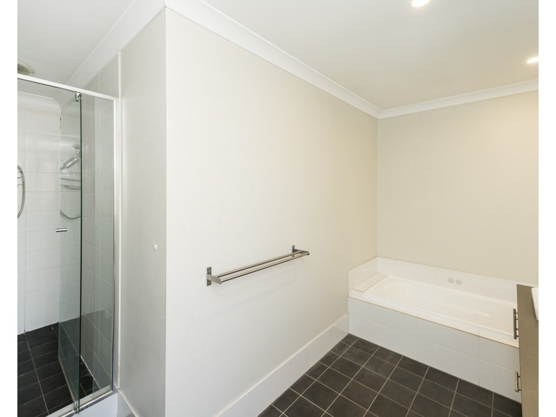 48 Hardey East Road, Wattle Grove WA 6107