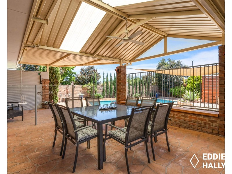9 Iris Place, Yangebup WA 6164