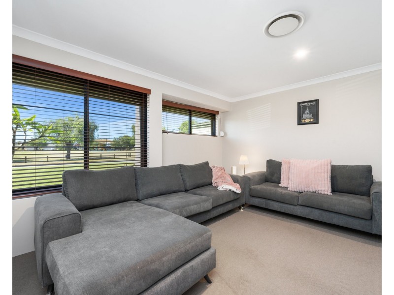 10 Leeuwin Chase, Bertram WA 6167