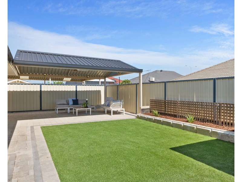 10 Leeuwin Chase, Bertram WA 6167