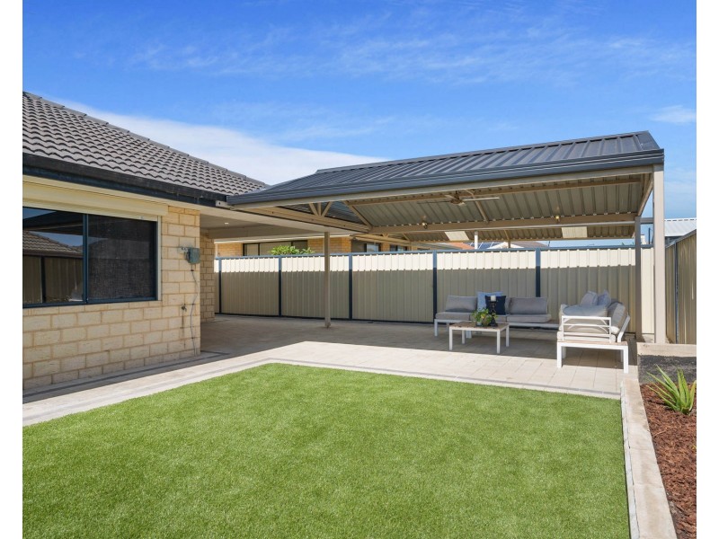 10 Leeuwin Chase, Bertram WA 6167