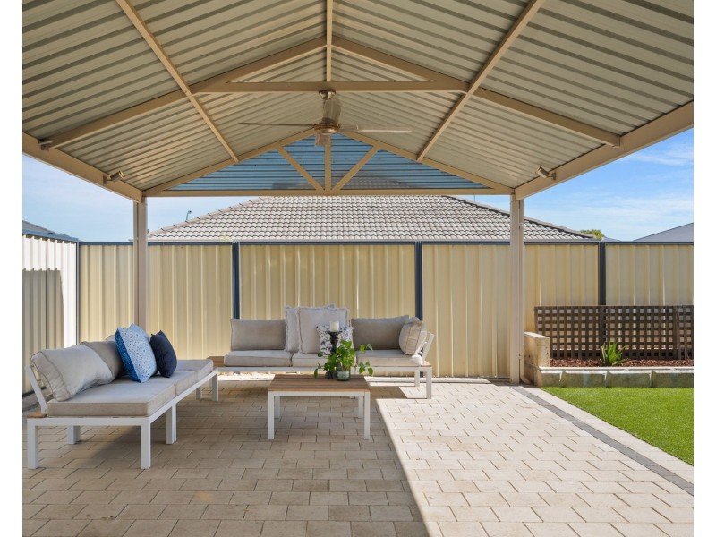 10 Leeuwin Chase, Bertram WA 6167
