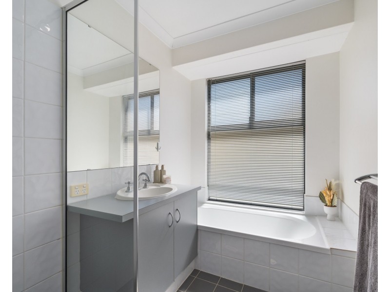 10 Leeuwin Chase, Bertram WA 6167
