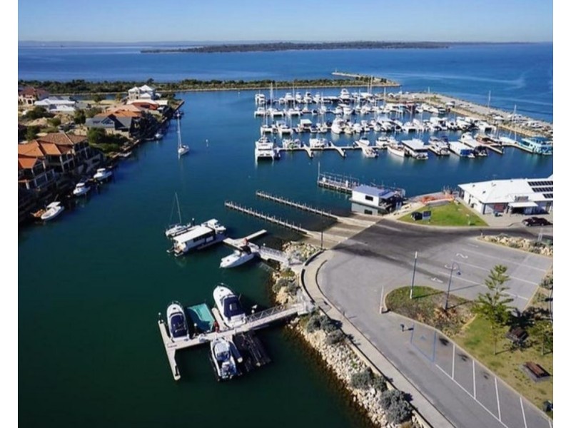 11 Sandpiper Island Retreat, Wannanup WA 6210