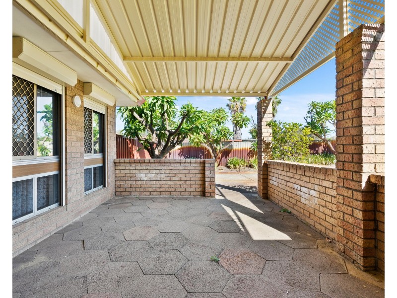 4 Brown Place, Beechboro WA 6063