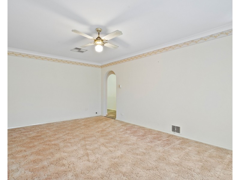 4 Brown Place, Beechboro WA 6063