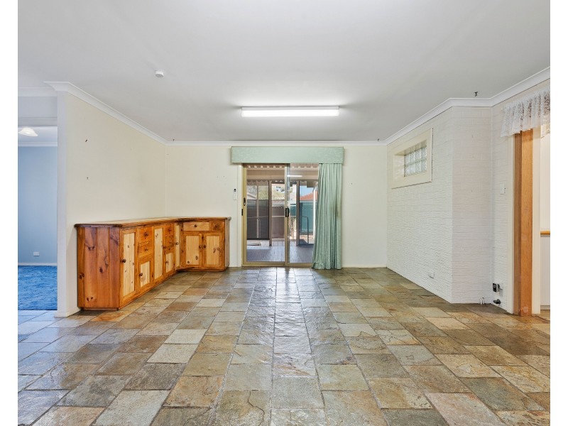 4 Brown Place, Beechboro WA 6063