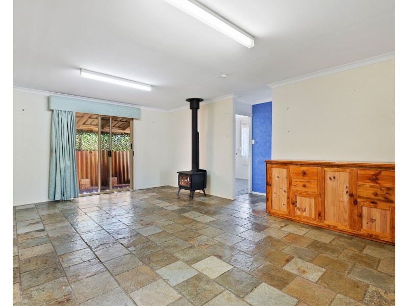 4 Brown Place, Beechboro WA 6063