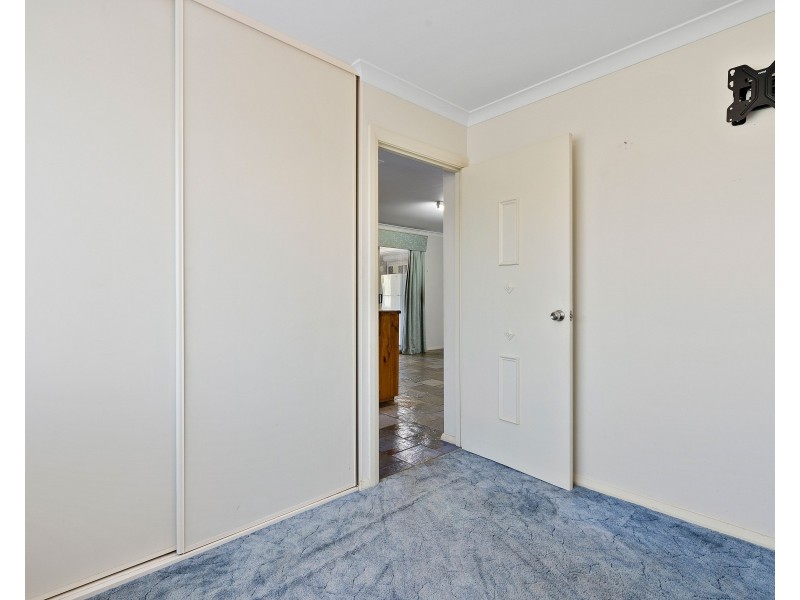 4 Brown Place, Beechboro WA 6063