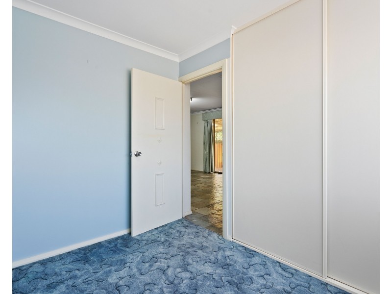 4 Brown Place, Beechboro WA 6063