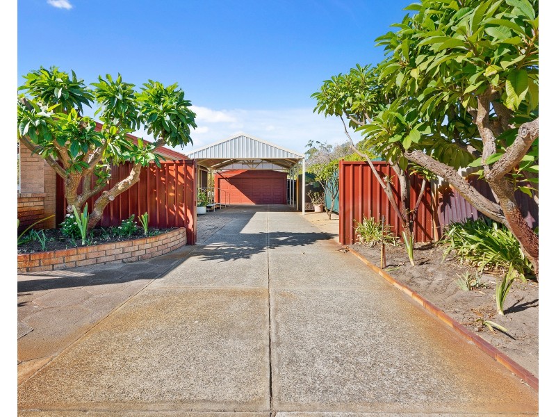 4 Brown Place, Beechboro WA 6063