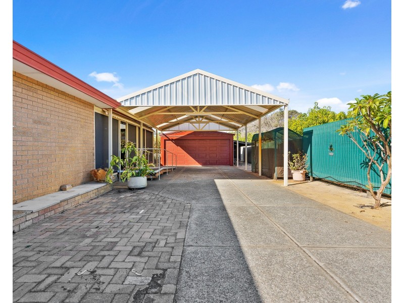 4 Brown Place, Beechboro WA 6063
