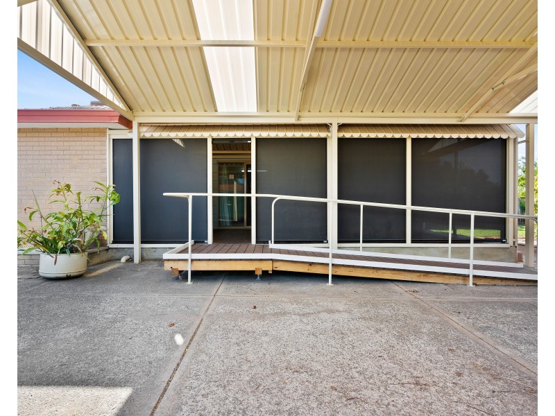 4 Brown Place, Beechboro WA 6063