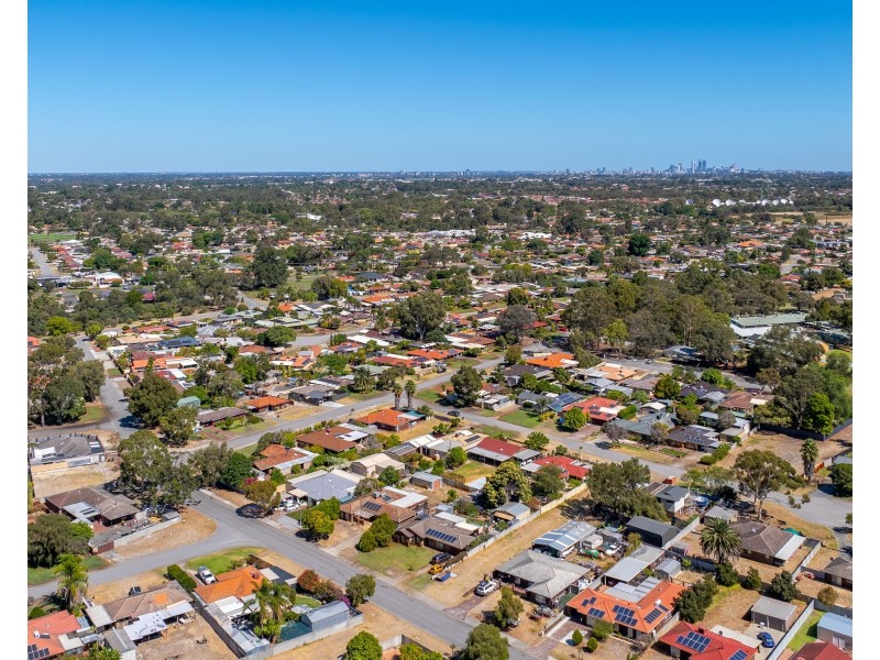 4 Brown Place, Beechboro WA 6063