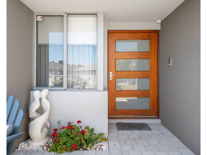 14 Manarola Loop, Coogee WA 6166