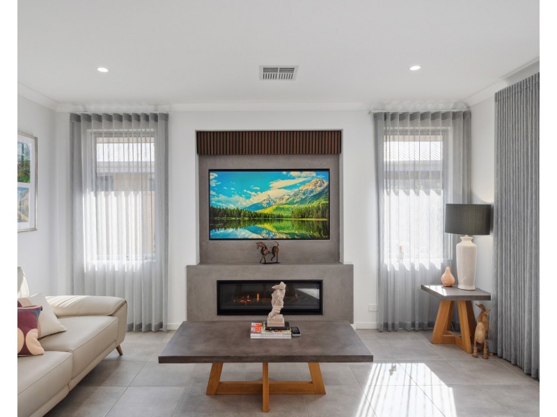 14 Manarola Loop, Coogee WA 6166