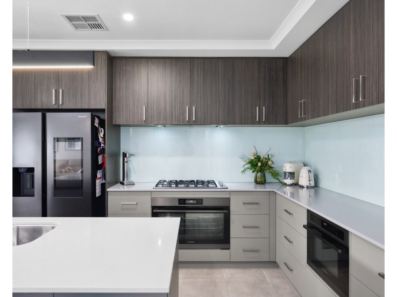 14 Manarola Loop, Coogee WA 6166