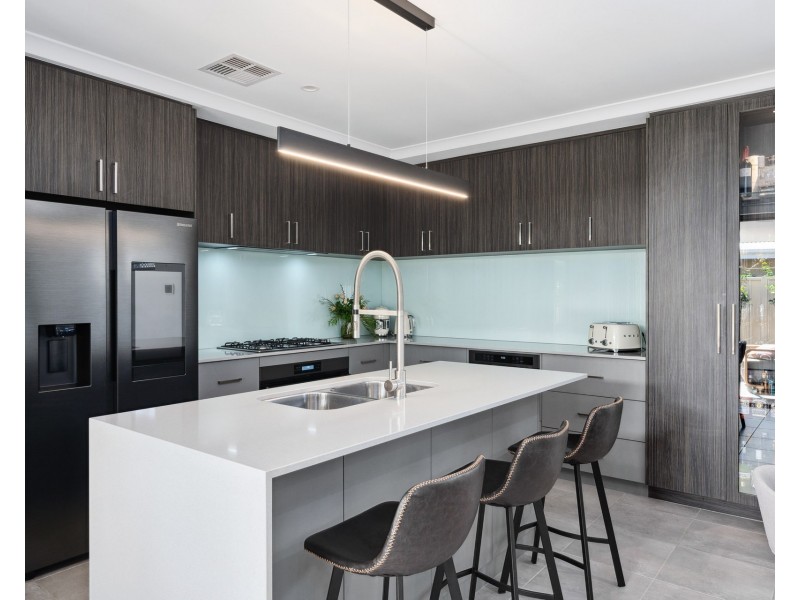 14 Manarola Loop, Coogee WA 6166