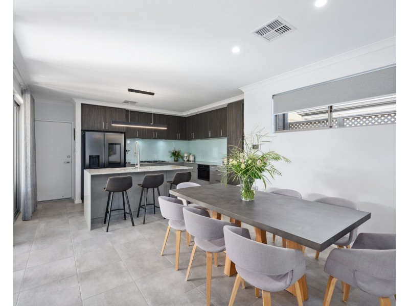 14 Manarola Loop, Coogee WA 6166