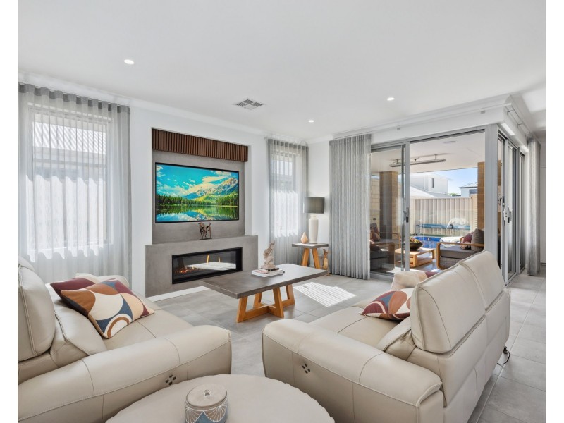 14 Manarola Loop, Coogee WA 6166