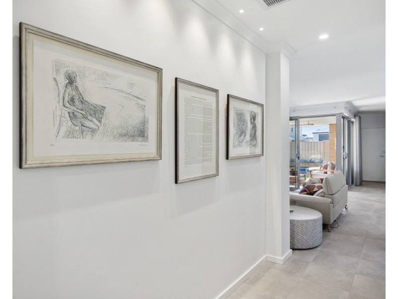 14 Manarola Loop, Coogee WA 6166