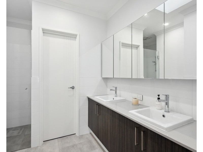 14 Manarola Loop, Coogee WA 6166