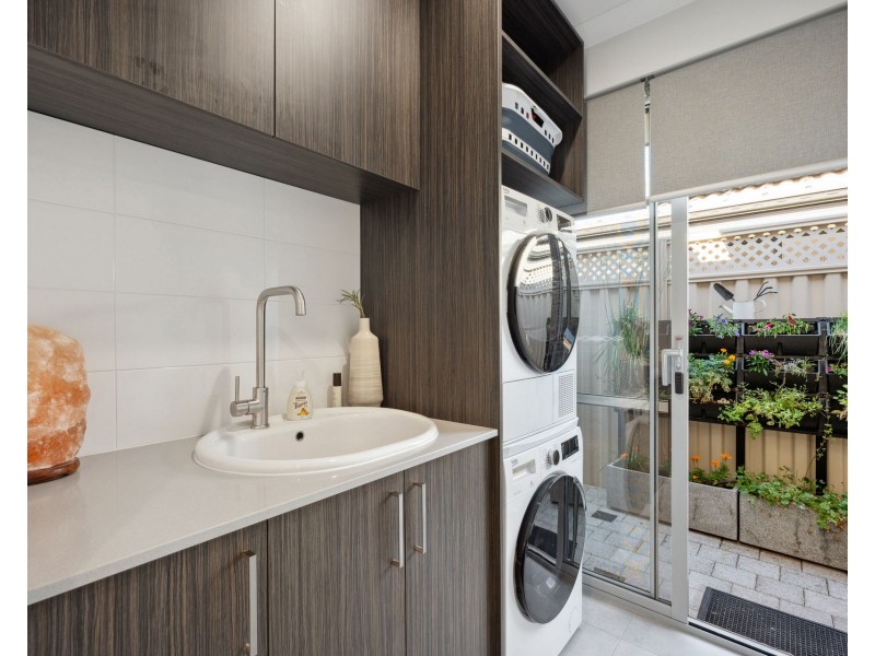 14 Manarola Loop, Coogee WA 6166