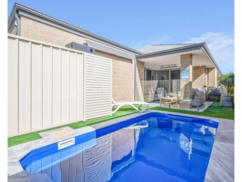 14 Manarola Loop, Coogee WA 6166