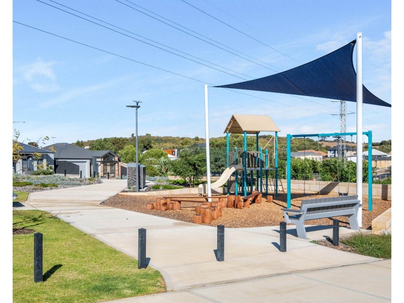 14 Manarola Loop, Coogee WA 6166