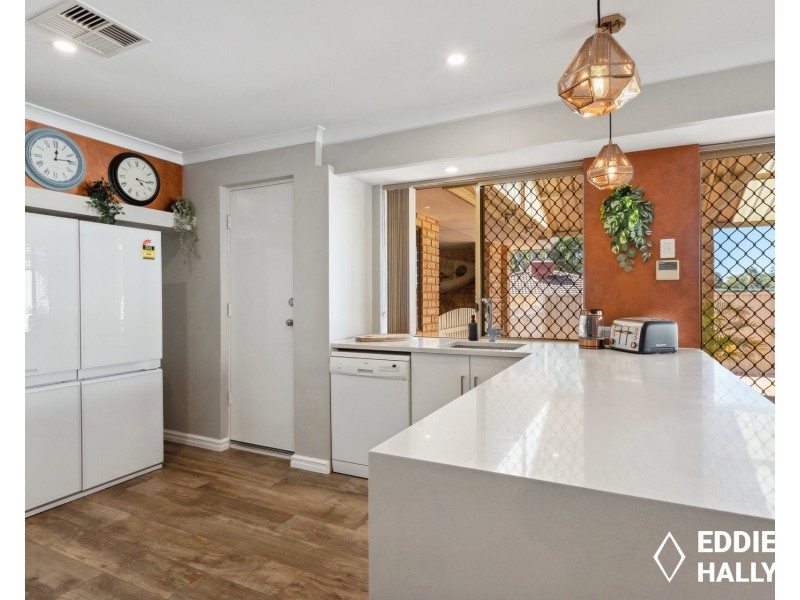 10 Dover Place, Yangebup WA 6164