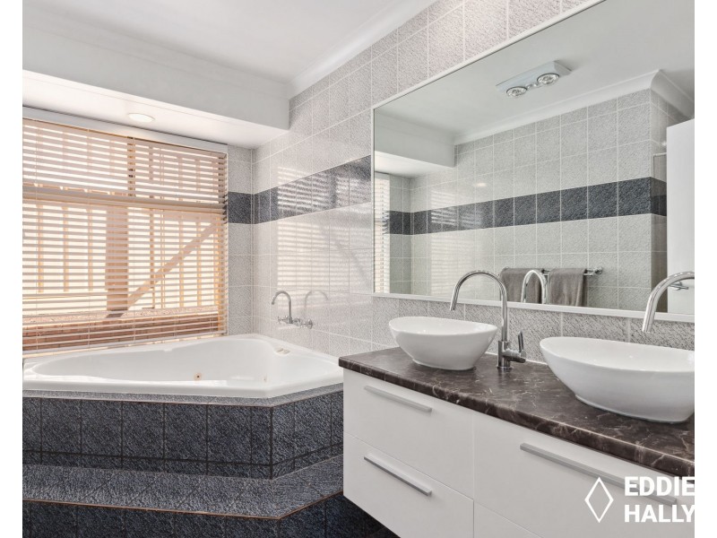 10 Dover Place, Yangebup WA 6164