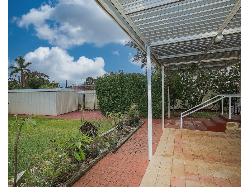21C Hatfield Way, Girrawheen WA 6064