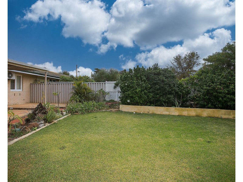 21C Hatfield Way, Girrawheen WA 6064