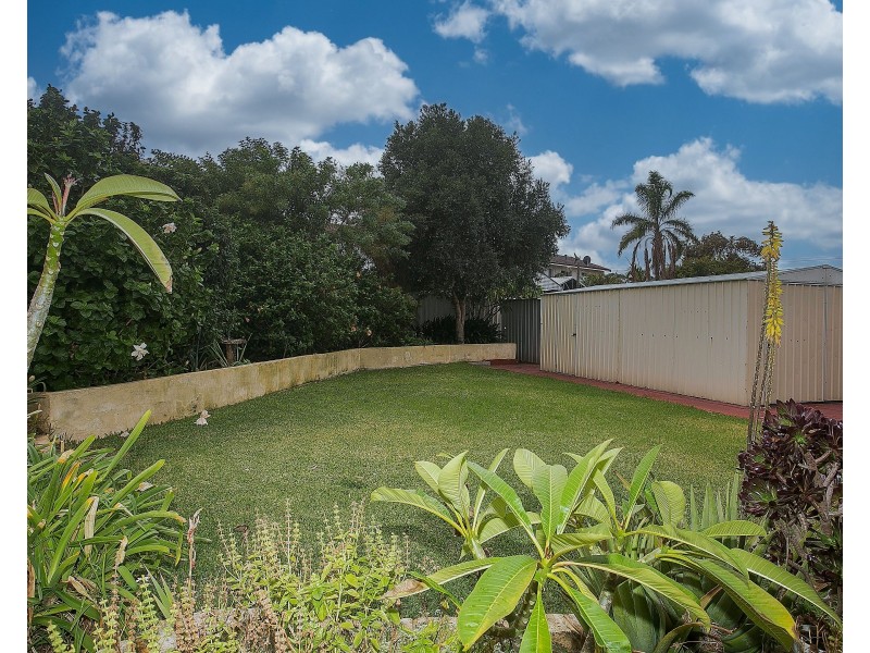 21C Hatfield Way, Girrawheen WA 6064