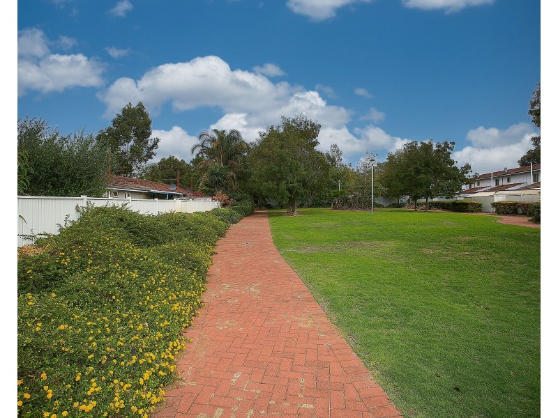21C Hatfield Way, Girrawheen WA 6064