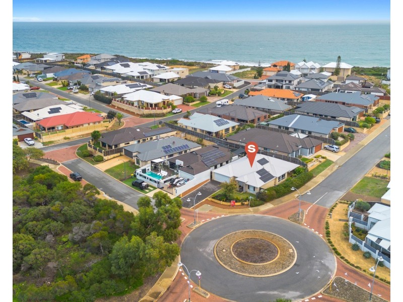 14 Riceflower Boulevard, Halls Head WA 6210