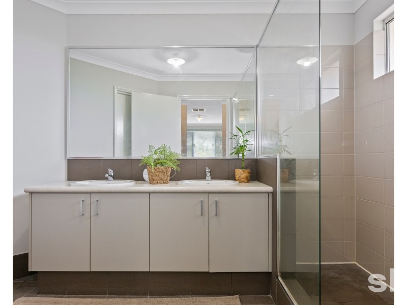 14 Riceflower Boulevard, Halls Head WA 6210