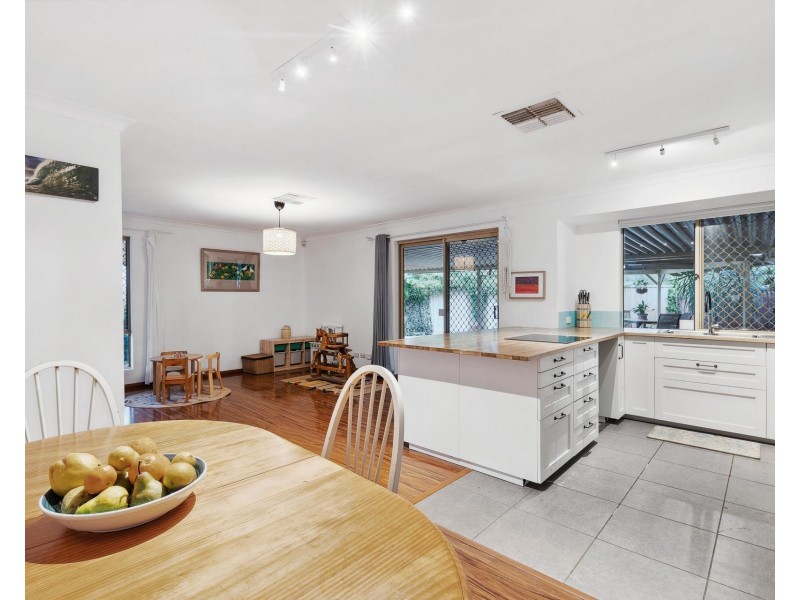 27 Conigrave Road, Yangebup WA 6164