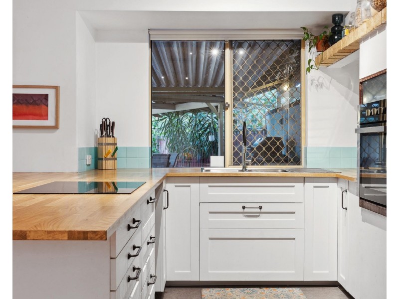 27 Conigrave Road, Yangebup WA 6164