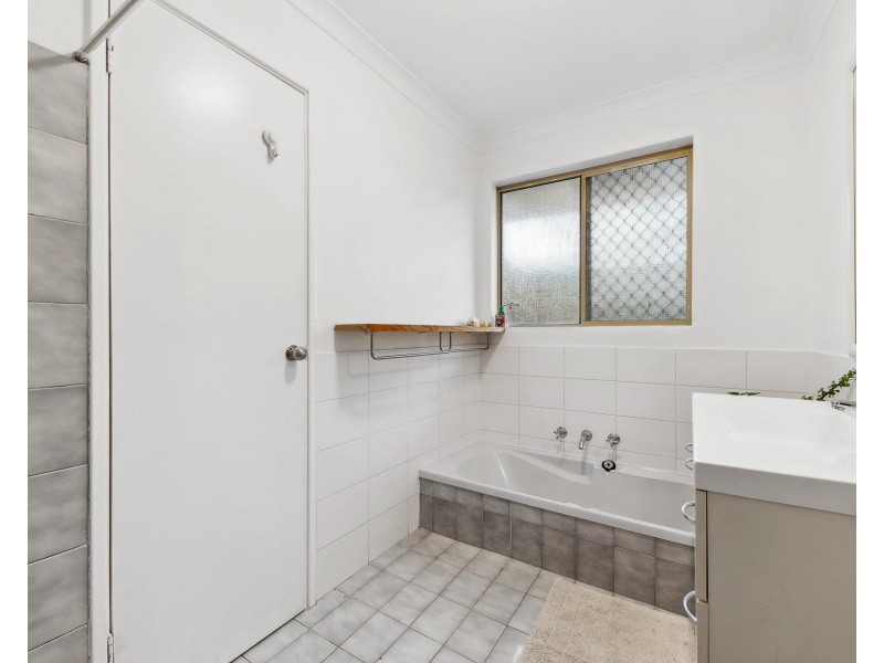 27 Conigrave Road, Yangebup WA 6164