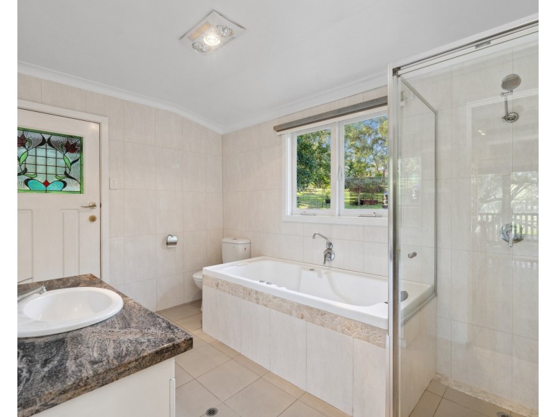 128 Gibbs Road, Nowergup WA 6032