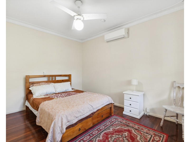 128 Gibbs Road, Nowergup WA 6032