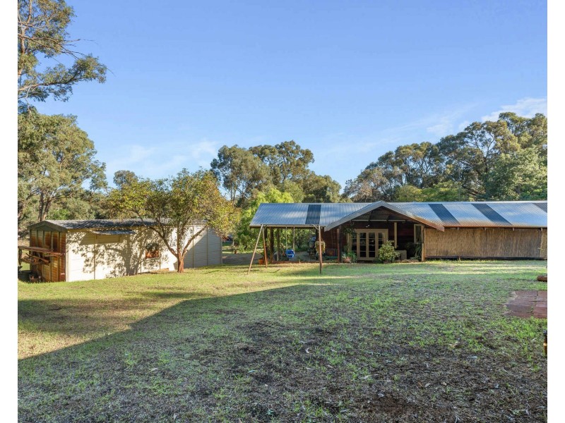 128 Gibbs Road, Nowergup WA 6032