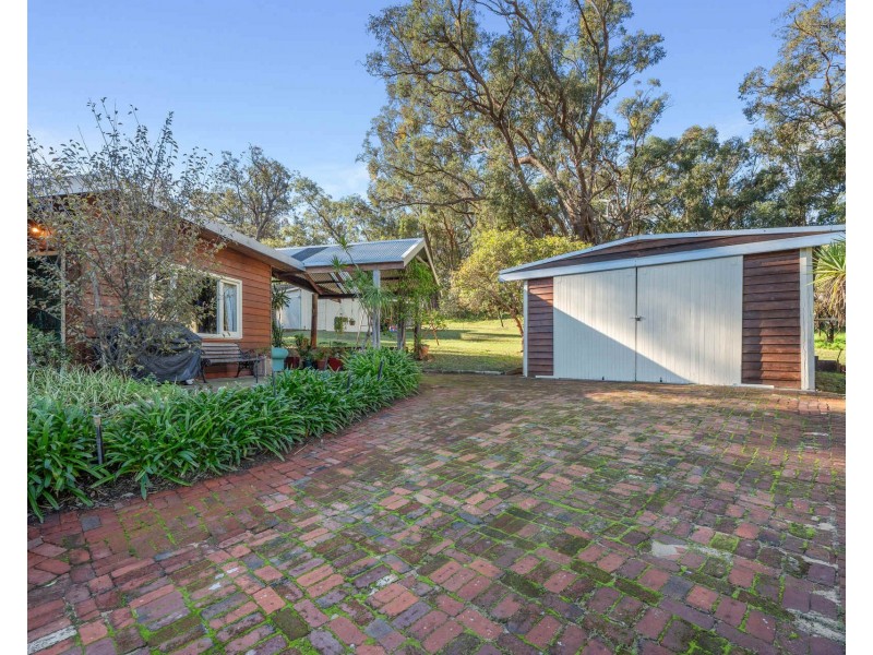 128 Gibbs Road, Nowergup WA 6032